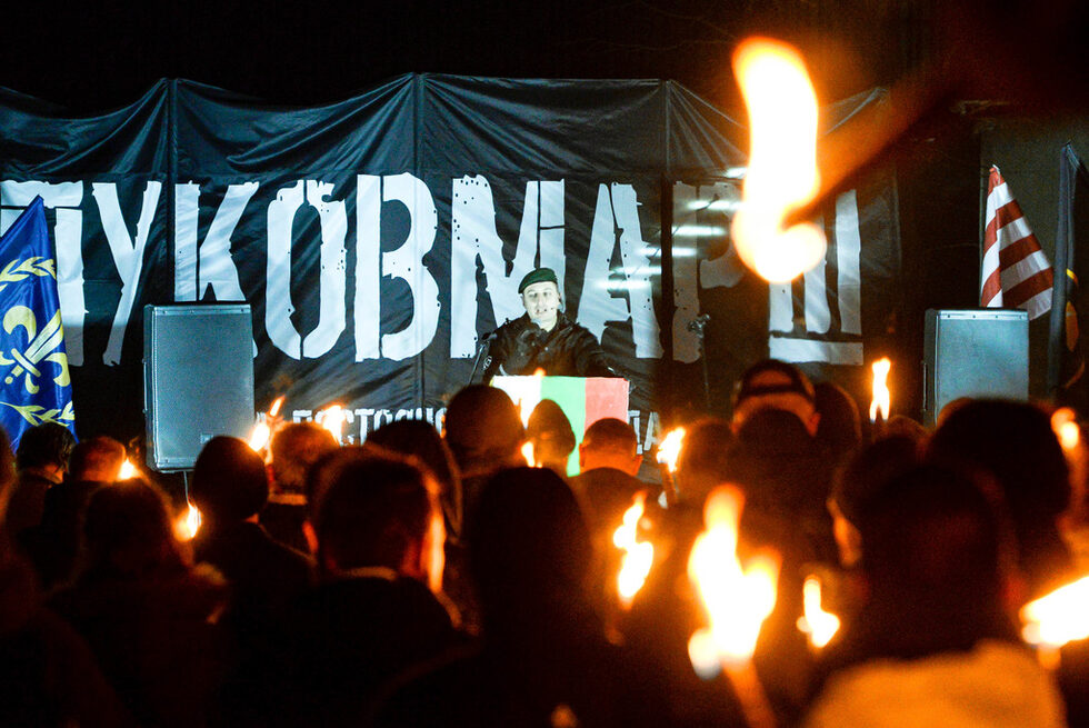 "За първи път от 17 години благодарение на усилията на българските власти в борбата им с антисемитизма, нетърпимостта и речта на омраза бе предотвратено провеждането на факелното шествие на ултранационалисти и неонацисти, известно като "Луковмарш", написа по-късно Министерството на вънщните работи с в декларация.