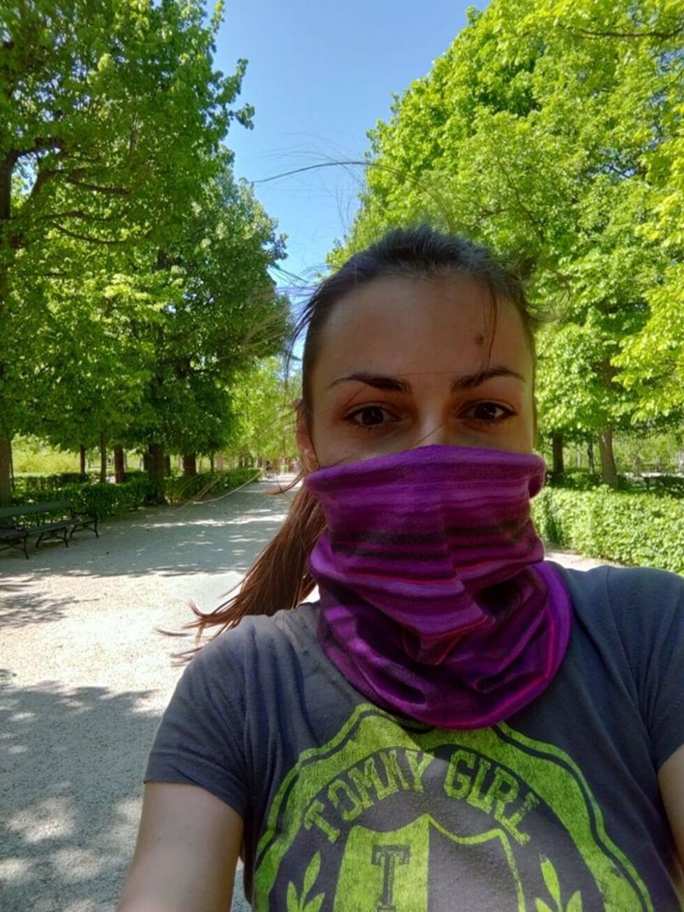 Фотогалерия: С усмивки под маските на Великденския крос
