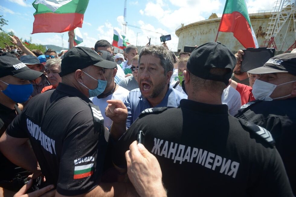 Христо Иванов по време на сблъсъка с полицията
