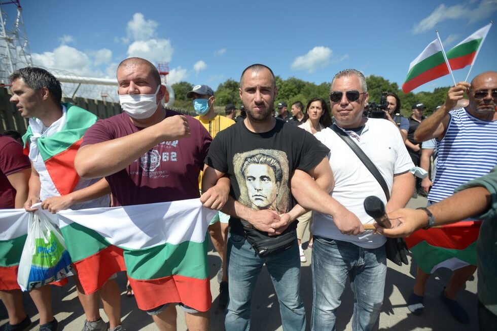 В протеста се включиха и националисти от Бургас