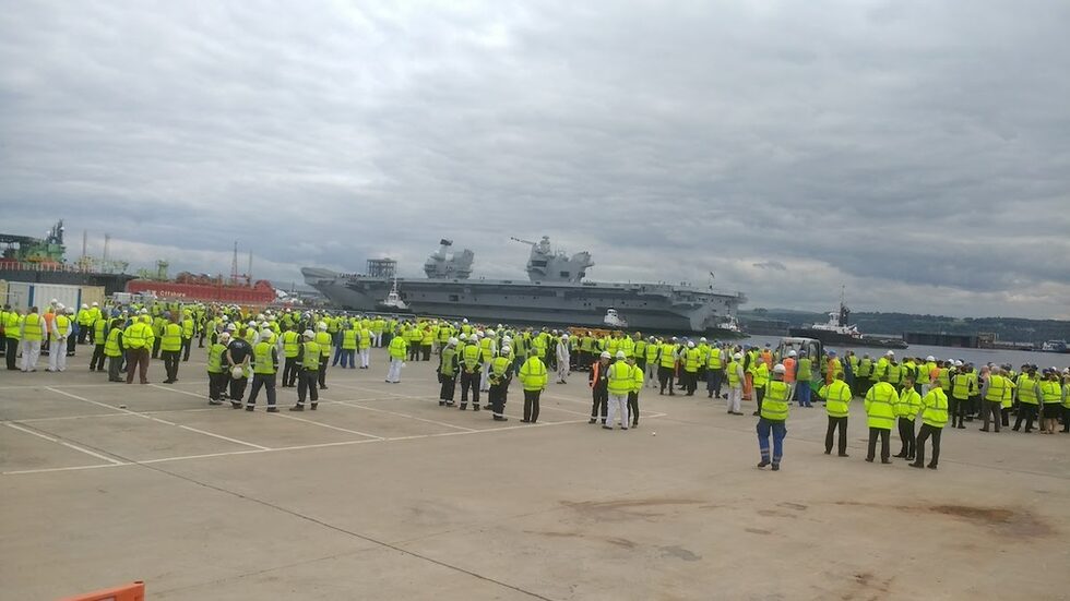 Последно farewell от стотиците хора, които участваха в този грандиозен проект.