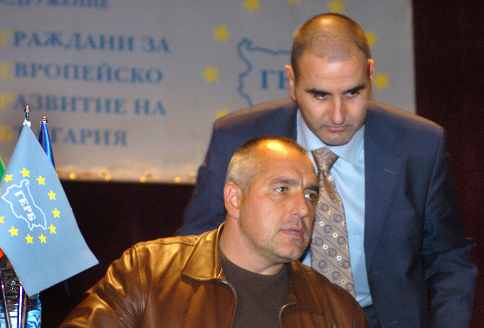 В края на 2006 г. Цветан Цветанов става председател на партията, тъй като по закон Бойко Борисов няма право да е политически лидер, докато е кмет. Оттогава датира репликата на Борисов към актива: "Каквото ви каже Цветанов, все едно аз ви го казвам."