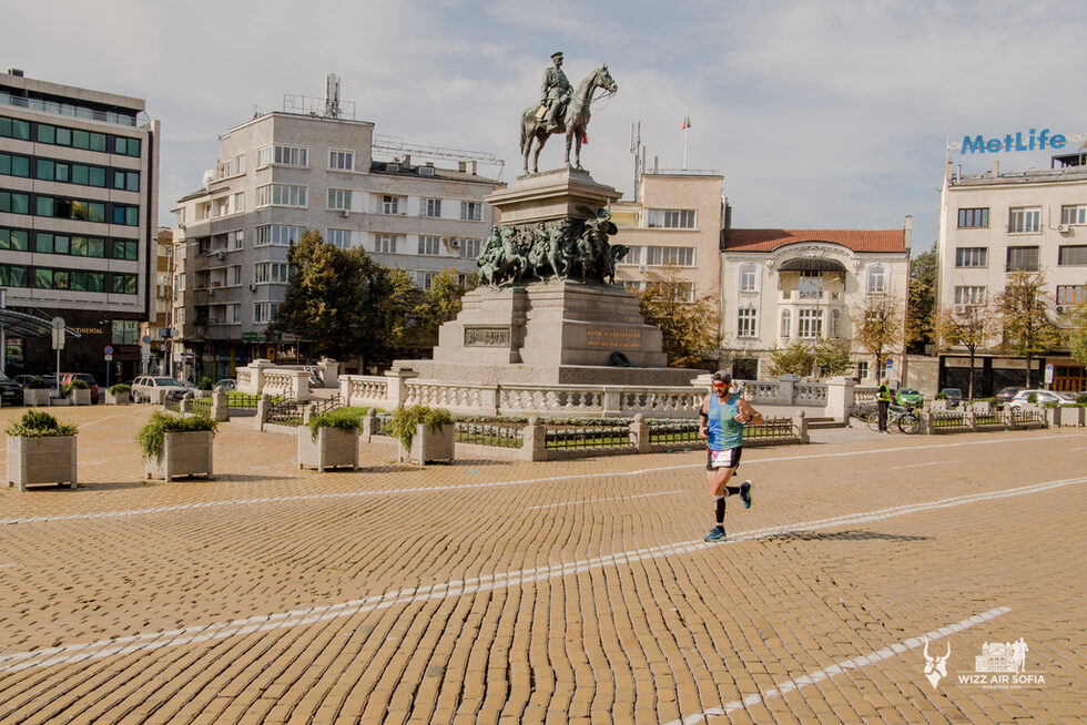 Фотогалерия: Лица, забележителности и рекорди в Софийския маратон