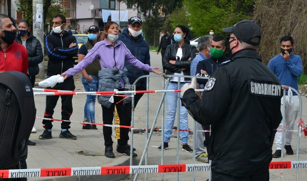 На повечето места хората не бяха съгласни и се опитаха да протестират.