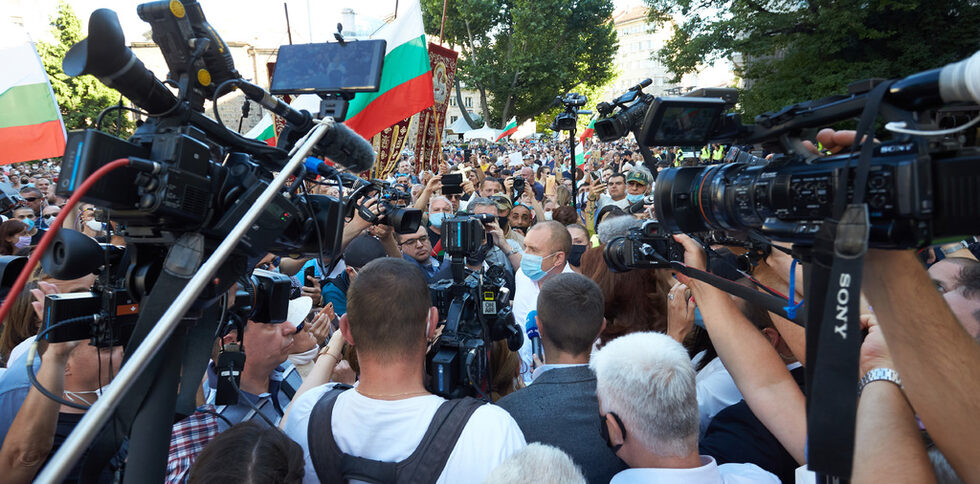 Среща с протестиращи на 10 юли - втория ден от протестите.