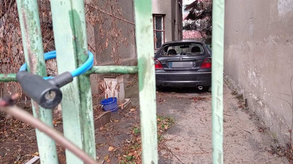 Изоставен автомобил може да осигури и отстъпка от цената на нова кола. В момента такава промоция има при дилърите на "Сузуки", които дават 2000 лева бонус, ако се върне кола на повече от 15 години, независимо от състоянието й.През годините такива кампании са имали и други вносители на автомобили.