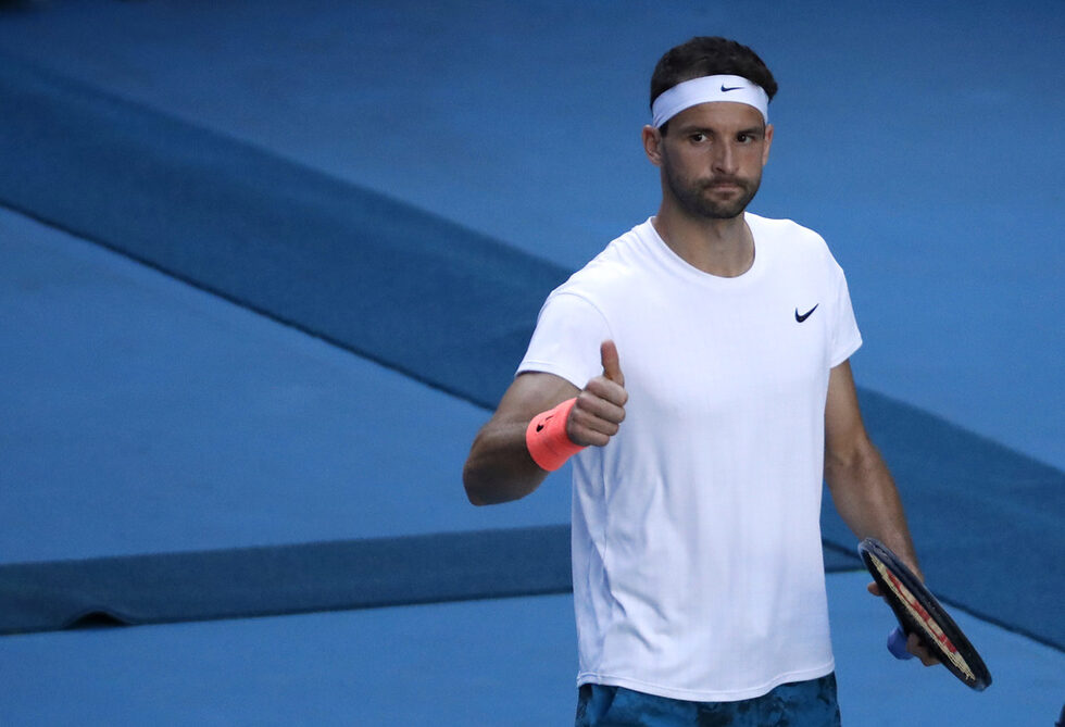 Григор Димитров се класира на четвъртфиналите в Australian Open, след като <a href="https://www.dnevnik.bg/sport/2021/02/14/4174642_s_vduhnovena_igra_i_gevrek_grigor_dimitrov_slomi_tiim/">отстрани третия в света Доминик Тийм</a> с прекрасен тенис. Българинът надви австриеца в три сета - 6:4, 6:4, 6:0.<br /><br />Срещата продължи само 2 часа и 2 минути, а Димитров продължава без загубен сет.