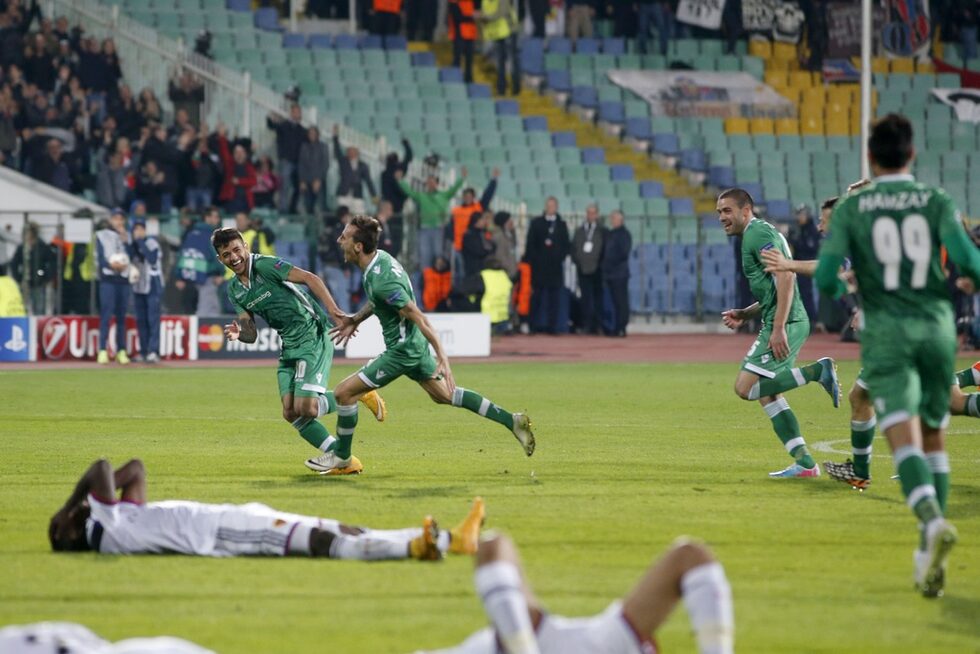 Десет години, <a href="https://www.dnevnik.bg/sport/2021/05/04/4205961_ludogorec_likuva_s_deseta_poredna_titla_sled_pobeda/">десет титли</a>: това е равносметката на "Лудогорец" в елита на българския футбол. За този период тимът от Разград пренаписа историята с куп постижения.<br /><br />На снимката: Йордан Минев ликува след гол във вратата на "Базел". През 2014 г. той донесе първата победа на български тим в Шампионската лига.