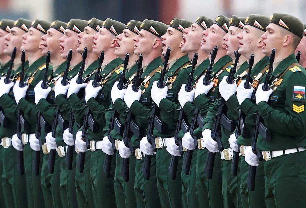 Тази година в него участваха около 12 хил. военни от различни бойни части и 190 единици военна техника.
