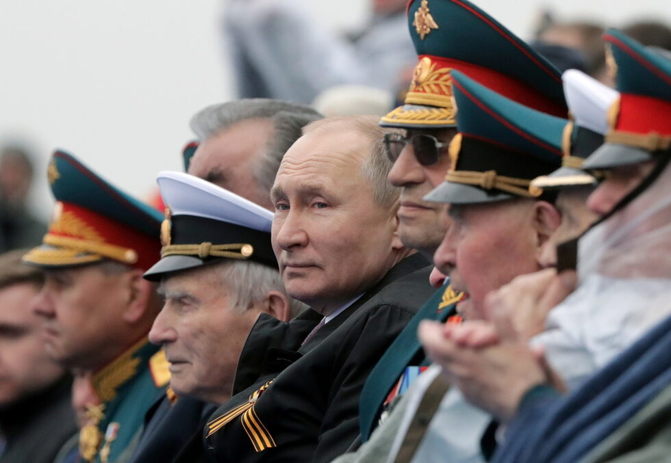Президентът и върховен главнокомандващ Владимир Путин обяви в речта си, че Русия ще продължи да защитава националните си интереси и да гарантира сигурността на народа си. Той поздрави сънародниците си с думите: "Слава на народа победител! Честит празник! Честита велика победа! Ура!"