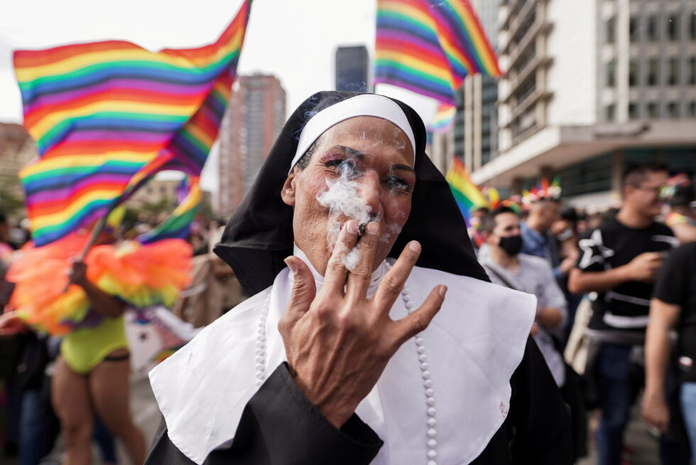 Участници се събират на LGBTI Pride March в Богота, Колумбия.