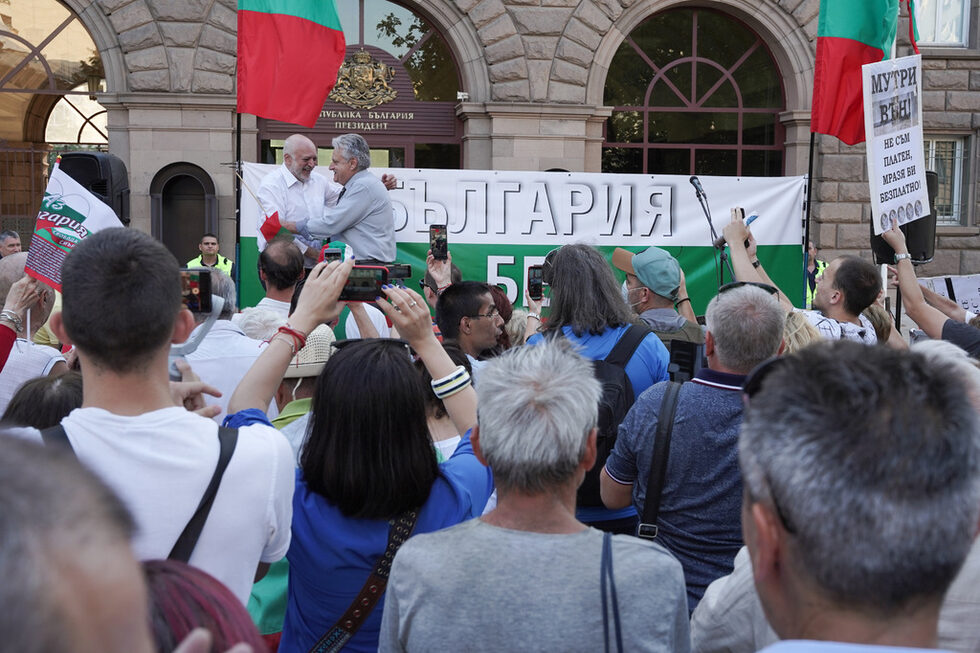 Фотогалерия: Измина година от антиправителствените протести