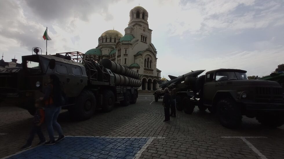 Обслужващи техниката разказваха на по-любопитните подробности за изложените експонати