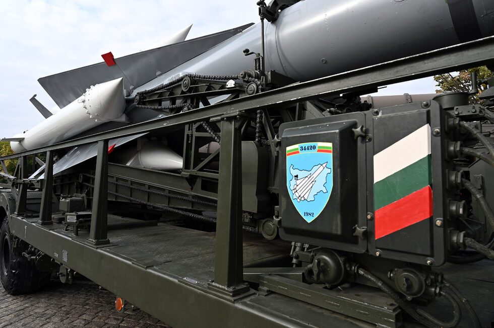 Въпреки това на учения военни поразявали 90% от целите. Покупка на Зенитно-ракетни комплекси е предвидена в Програмата за развитие на въоръжените сили до 2032 г