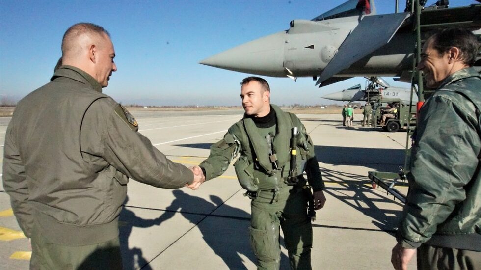 При изпълнение на съвместните задачи по Air Policing българските дежурни изтребители ще се използват приоритетно. Мисията е в изпълнение на мерките за гарантиране на сигурността на страните - членки от Източния фланг на НАТО, и ще се изпълнява по плановете и процедурите на Интегрираната система на алианса за противовъздушна и противоракетна отбрана (NATINAMDS).