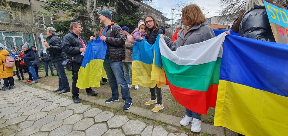 Протест пред сградата на Гнералното консулство на Русия във Варна в 17 ч. днес организира и "Демократична България". Голямо събитие с участието и на руски граждани, подкрепящи Украйна, е насрочен за 12 ч. в събота пред общината