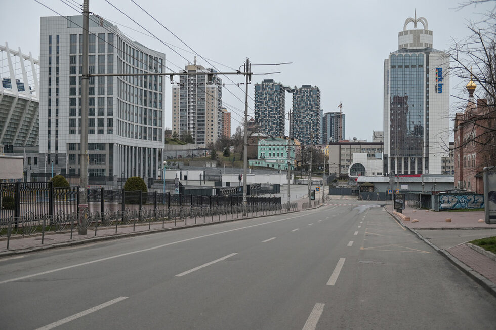 Фотогалерия: Центърът на Киев превзет от тишина