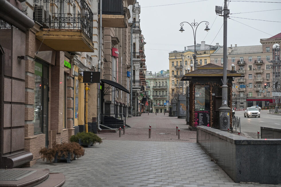 Фотогалерия: Центърът на Киев превзет от тишина