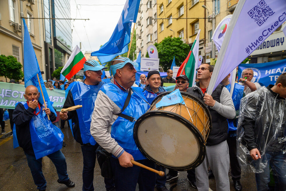 Протестиращите срещу правителството, а не срещу Столичната община, настояха за диалог с управляващите и за актуализация на държавния бюджет, за да се преодолеят последиците от пандемията и увеличените цени на горивата и енергоносителите.