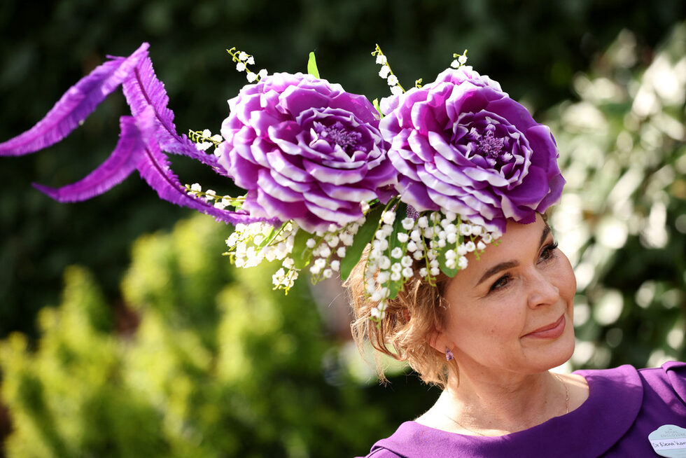 Фотогалерия: Кралски особи, състезания и шапки на британския фестивал Royal Ascot