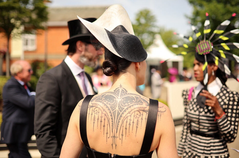 Фотогалерия: Кралски особи, състезания и шапки на британския фестивал Royal Ascot