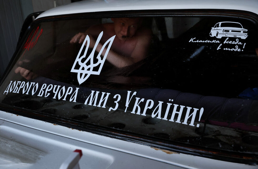 "Изтощен съм психически и физически", казва Качанов.<br /><br />За 33-годишния мъж най-лошата част от ролята му е да вижда мъртви деца или деца, които са загубили родителите си.<br /><br />"Когато видиш мъртвите деца, е лошо. Това кара очите ми да се насълзяват", казва той