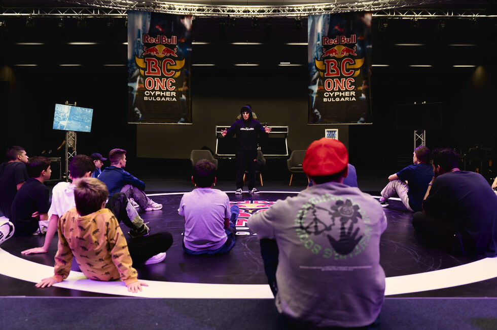 Френският съдия B-Boy Junior смята, че "сцената е малка, но има много възможности да се развие в следващите години". "Един от начините да се привлече ново поколение танцьори и да се провокира интерес е, като се организират повече подобни събития. По скалата от 1 до 10 бих определил Франция като 8, а България - с 6. Сигурен съм, че това ще се промени до няколко години и България ще разгърне възможностите си"