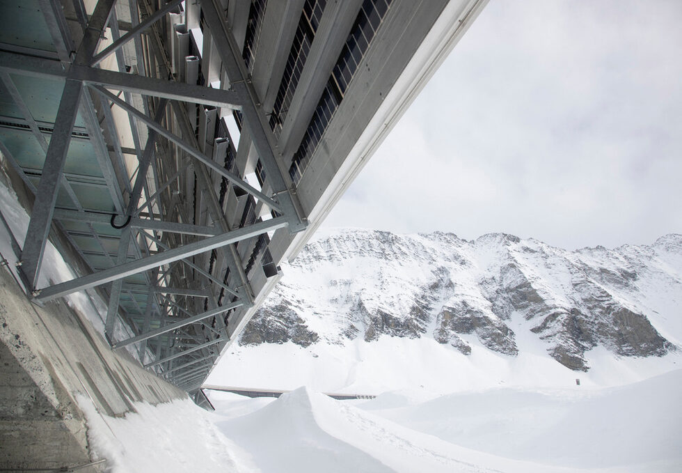 AlpinSolar е част от по-широка визия на Axpo, която казва, че има за цел да инсталира 4200 соларни проекта в планините и по-ниско разположените региони на алпийската страна до 2030 г.