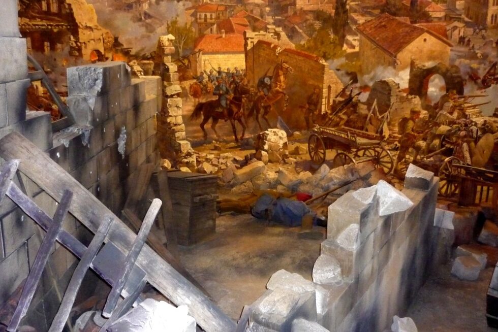 На 17 декември 1918 г. британците влизат в Антеп. Французите реагираха на тази окупация, която продължи една година, и Сирия, след това Антеп, Урфа и Мараш бяха евакуирани, след като британците се отказаха от своето "Право да наблюдават" Мосул през септември 1918 г.