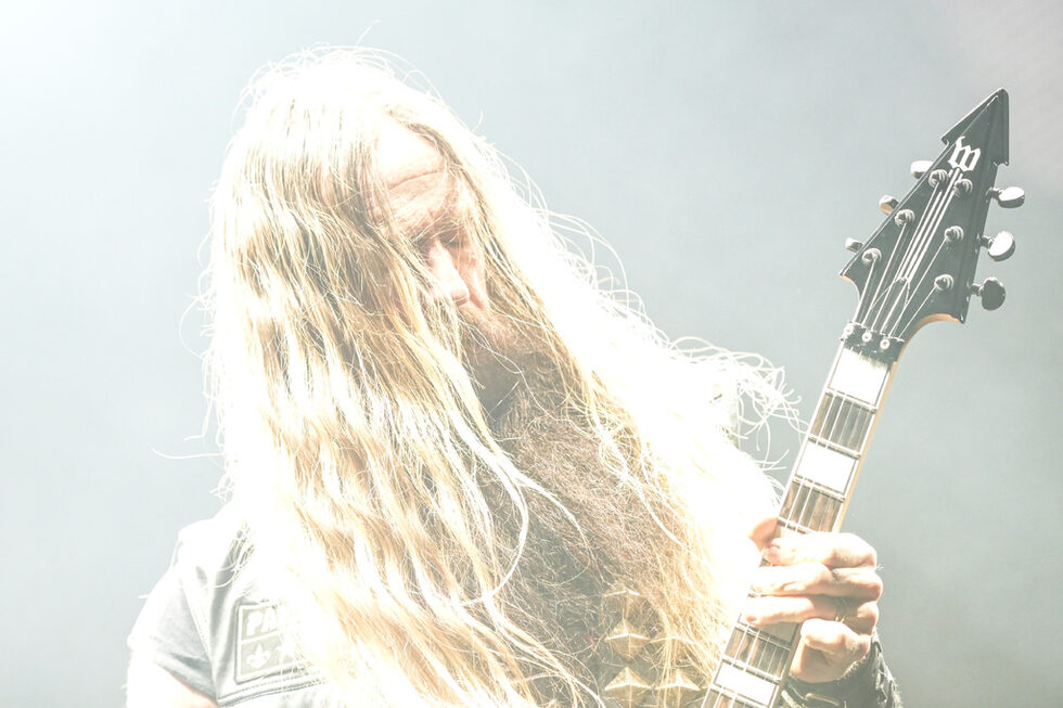 Към Pantera се присъединява и легендата Zak Wylde свирил в групи като, Ozzy Osbourne и Black Label Society.