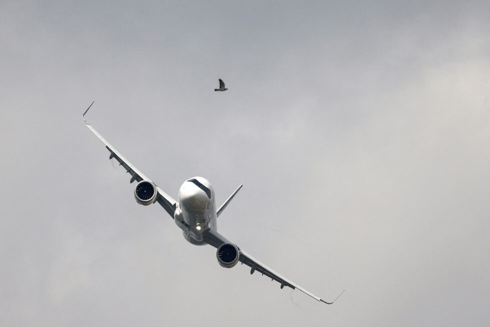Airbus A321 XLR в полет над международното изложение край френската столица.