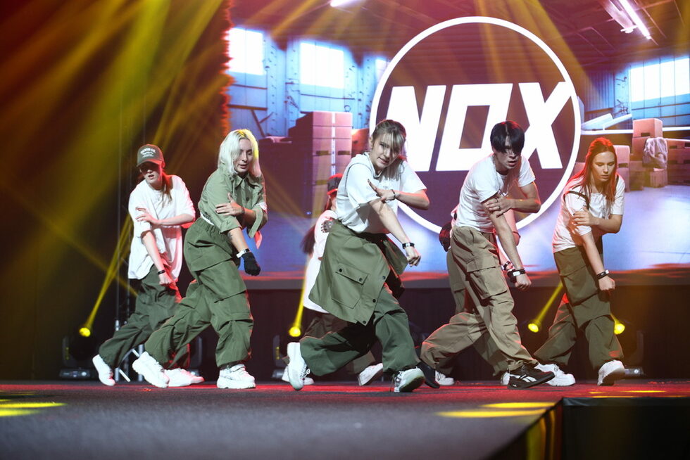 По време на фестивала имаше и много K-pop танци.