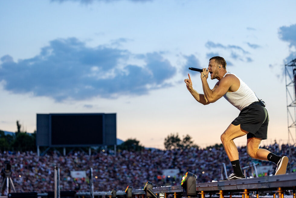 Над 40 хил. души пяха заедно с Imagine Dragons в София, съобщава БТА.