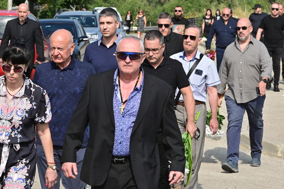 Фотогалерия: Погребението на Алексей Петров