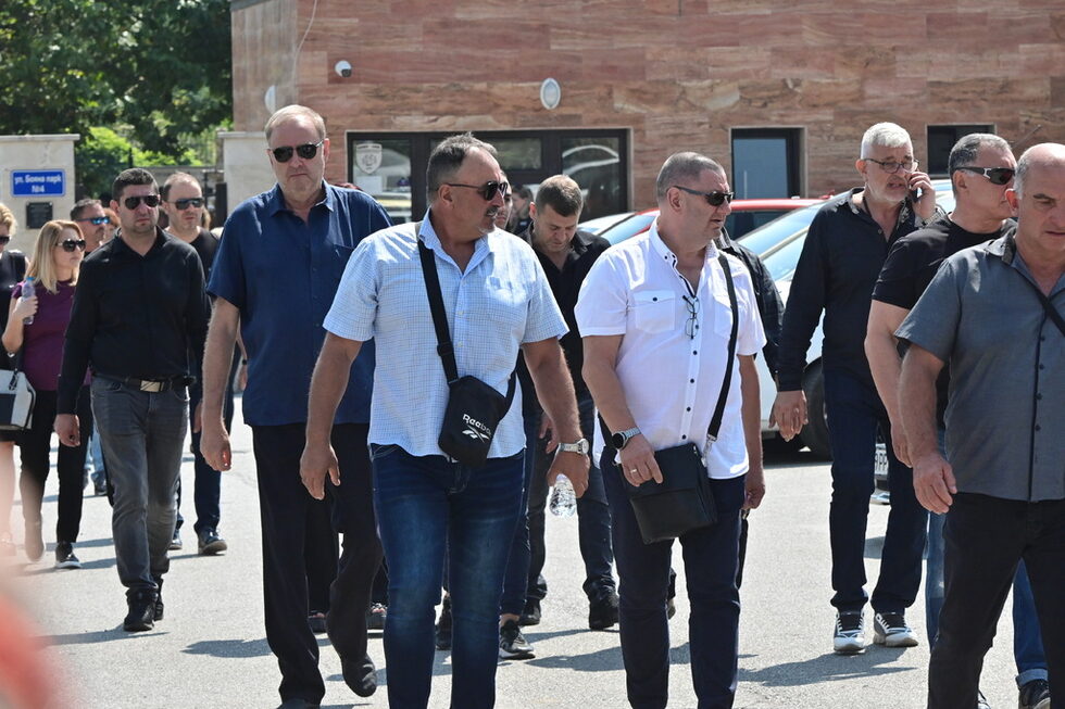 Фотогалерия: Погребението на Алексей Петров