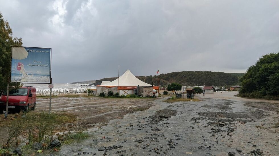 Плаж Бутамята беше изцяло залят от вода.