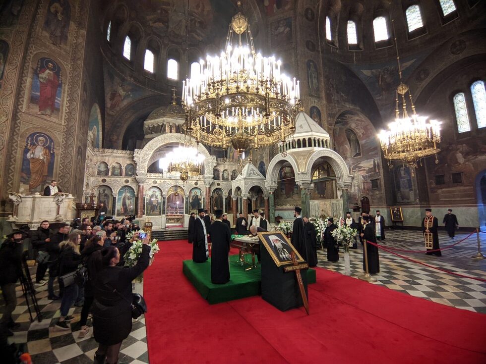 Фотогалерия: Миряните изпратиха патриарх Неофит