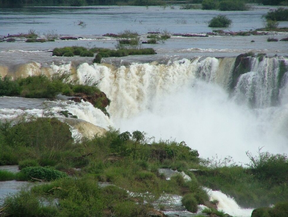 Фотогалерия: Водата пада