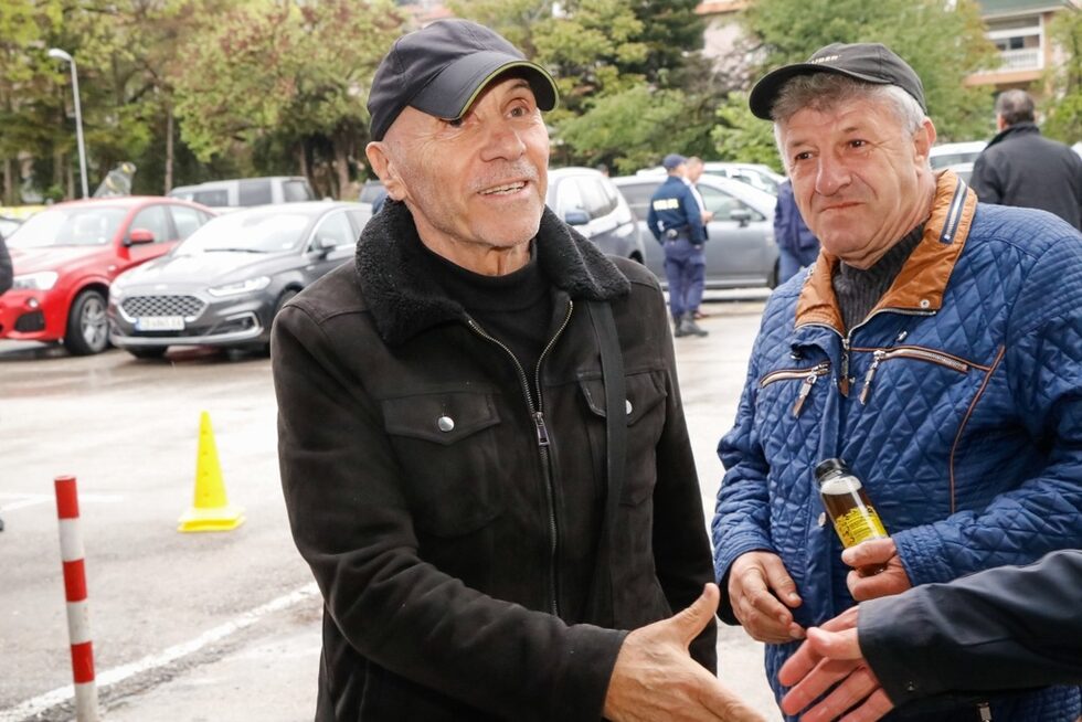 Георги Василев-Гочето беше треньор на "Етър" в шампионския сезон на отбора.
