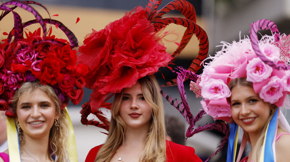 Фотогалерия: Royal Ascot – за елитните коне и шапки