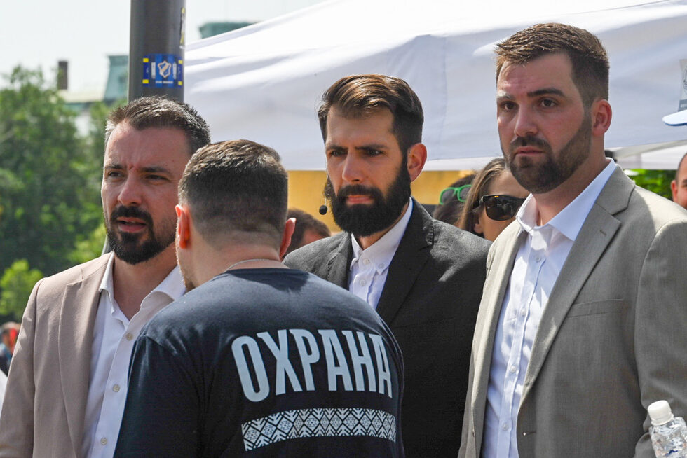 Организатори на събитието са Кристиан Шкварек (вляво) и Пламен Мирянов (по средата), който е син на собственика на строителната компания "Артекс".