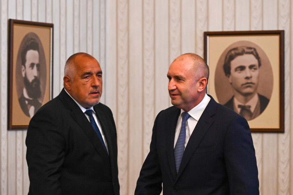 Консултации при президента Румен Радев за съставяне на ново правителство започнаха със среща с партия ГЕРБ.