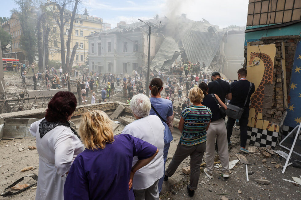 Фотогалерия: Най-голямата детска болница на Украйна е ударена в ракетна атака