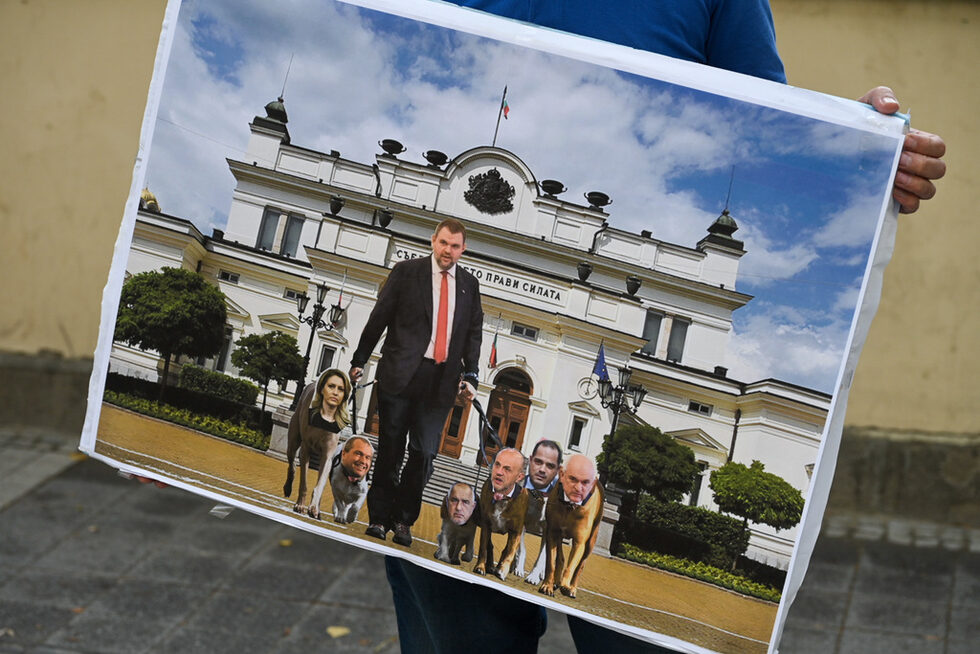 Фотогалерия: Протестиращи блокираха Орлов мост с искане Калин Стоянов да се оттегли
