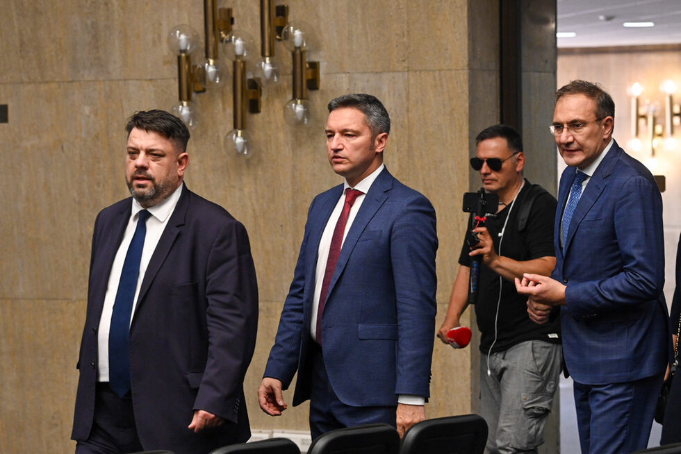 Фотогалерия: Познатите лица в голямото ляво обединение