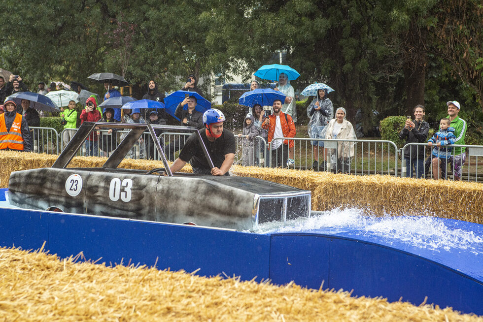 Фотогалерия: Смях, адреналин и дъжд на Red Bull Soapbox Race България 2024