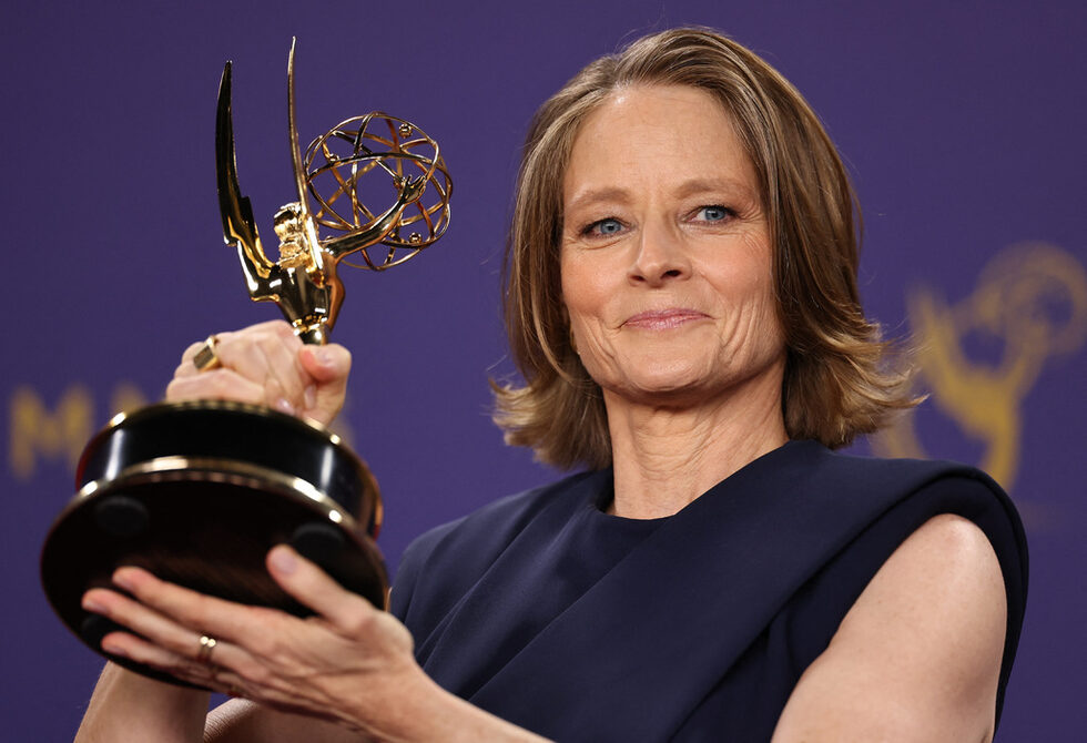 За най-добра актриса в лимитиран сериал бе обявена Джоди Фостър за ролята си в "Истински детектив: Тъмната страна" на <a href="https://www.dnevnik.bg/razvlechenie/2024/09/16/4675931_ochakvano_serialite_shogun_i_mechkata_specheliha/?ref=home_layer2" target="_blank">76-ата церемония по връчването на наградите ''Еми''</a> в Лос Анджелис, Калифорния.