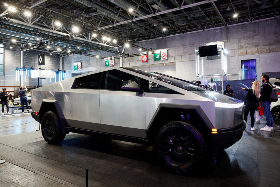 Tesla Cybertruck.