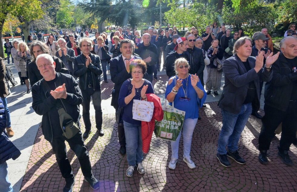 Фотогалерия: Хиляди се сбогуваха с Кирил Маричков