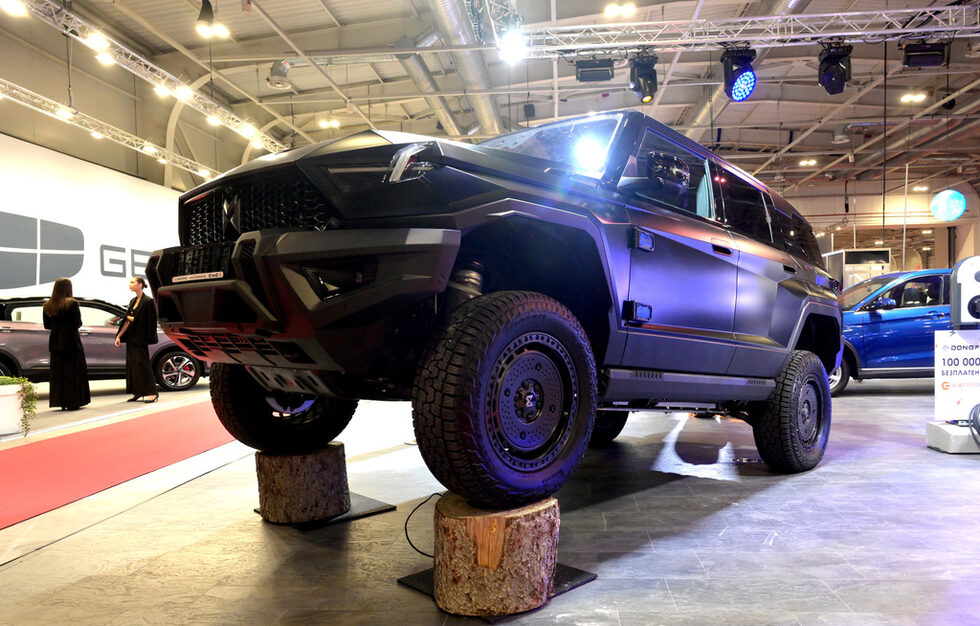 Dongfeng Mhero 1 e китайски електрически SUV с мощност 1088 конски сили.